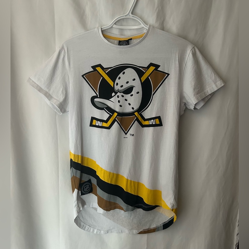 NHL Women’s Anaheim Mighty Ducks T-Shirt